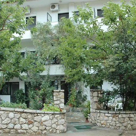 Yasemi Vendégház 3*